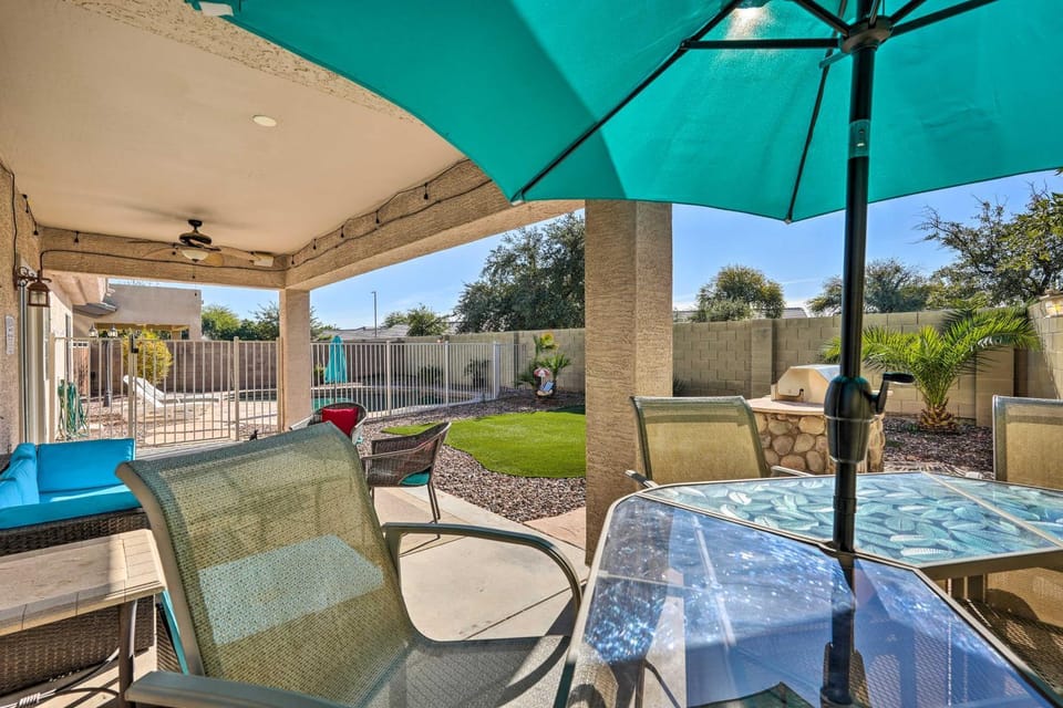 Putting Green + Game Room: Goodyear Oasis House in Avondale