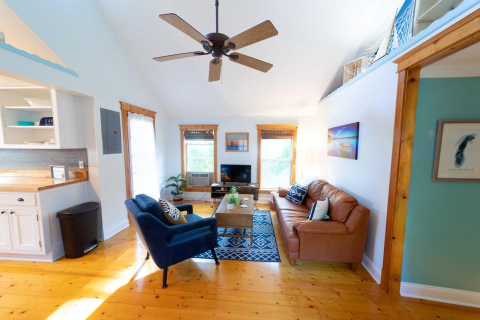 Communal lounge/ TV room, TV and multimedia, Living room, Seating area, Evening entertainment, fireplace