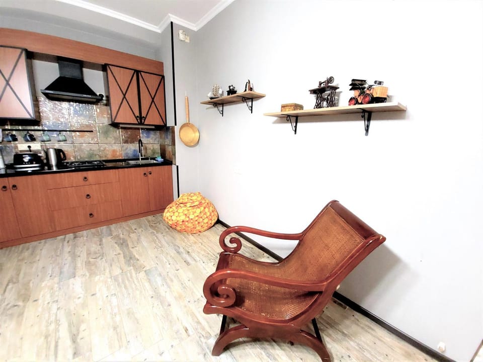 Kitchen or kitchenette, Living room