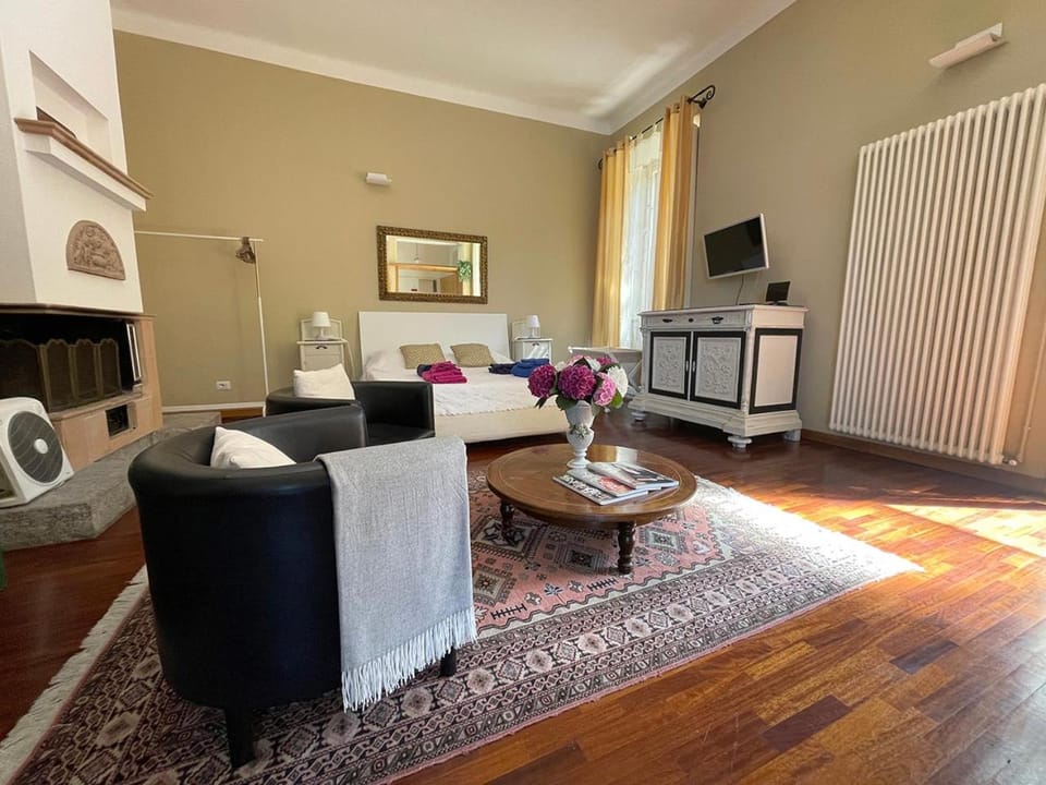 Living room, Bedroom
