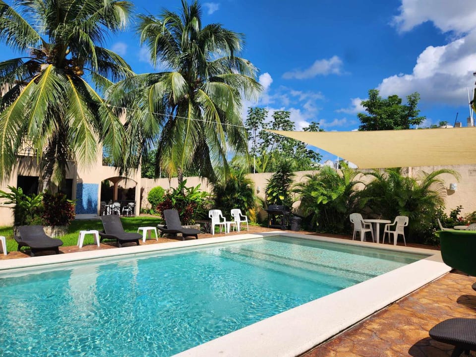 Swimming pool