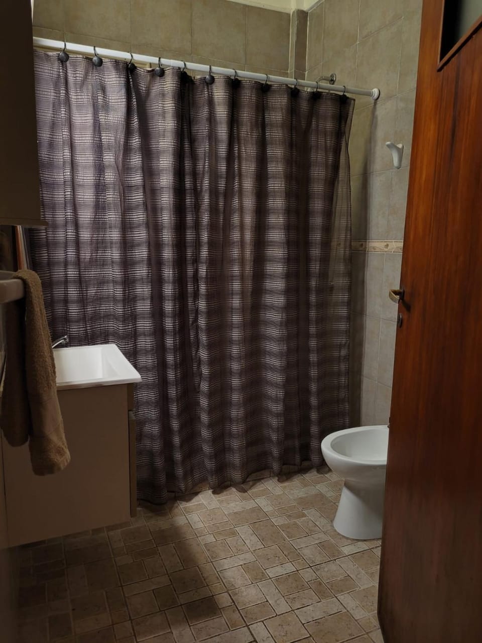 Shower, Toilet, Bathroom, towels