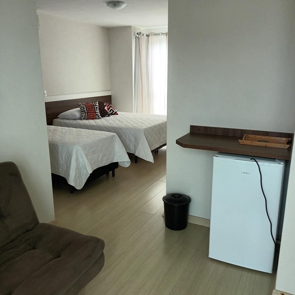 Bed, Photo of the whole room, microwave, oven