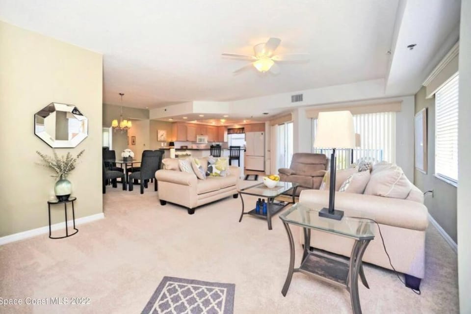 Lovely & Cozy 3 bedroom with pool Apartment in Florida