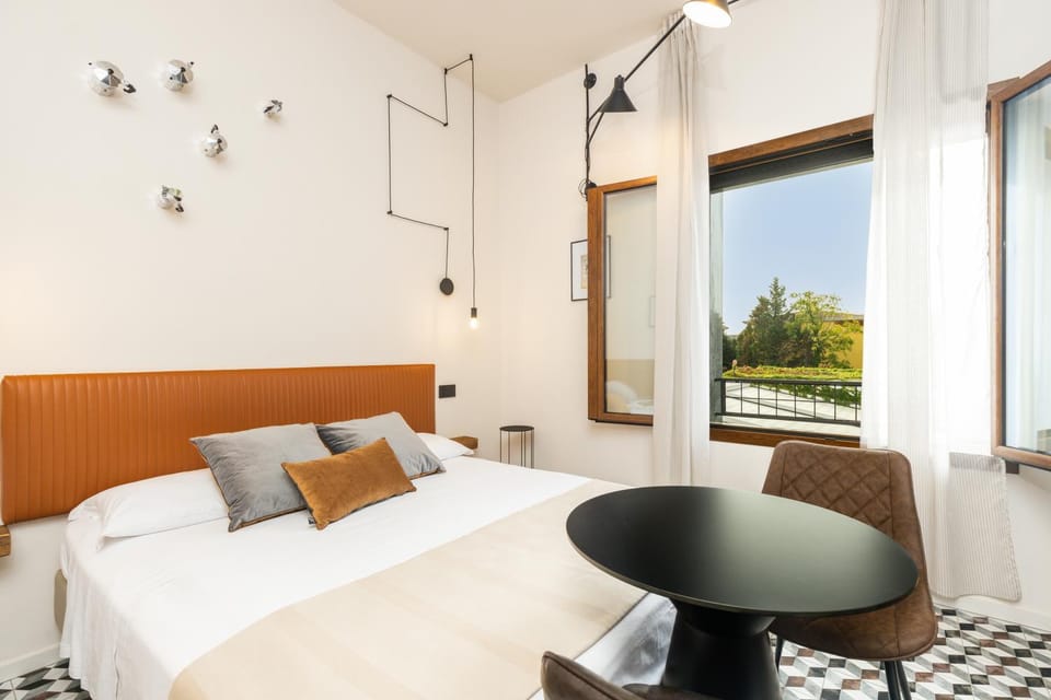 Bed, View (from property/room), Photo of the whole room, Bedroom