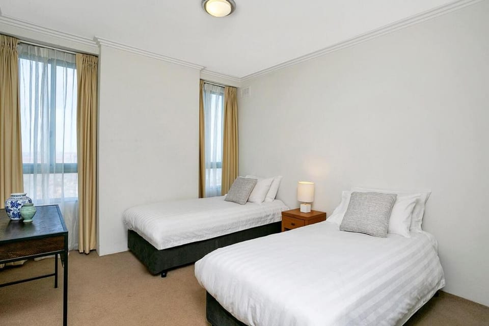 ALF49-Huge 2BR Penthouse Style, Great Water Views Apartment in Sydney