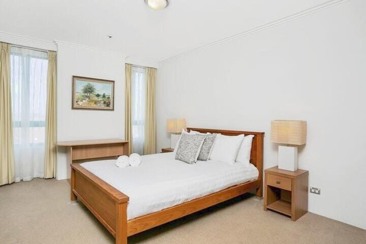 ALF49-Huge 2BR Penthouse Style, Great Water Views Apartment in Sydney