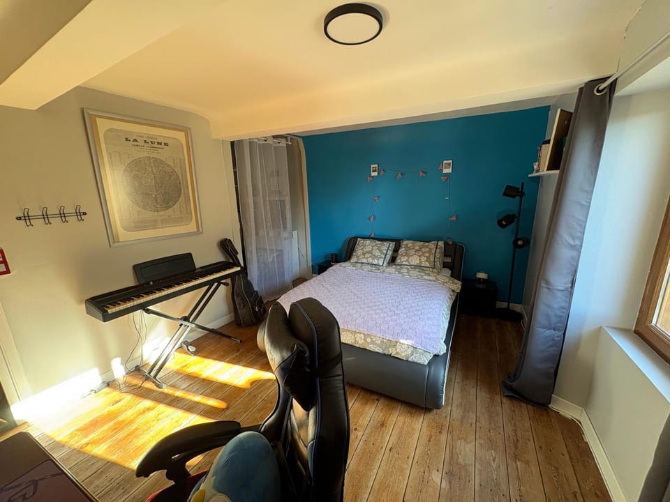 Bed, Photo of the whole room, Bedroom