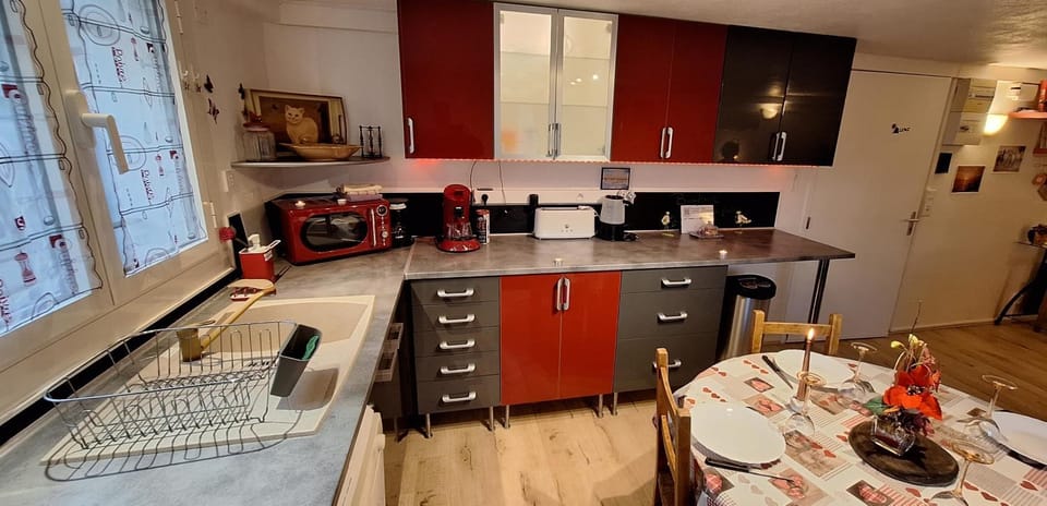 Coffee/tea facilities, Kitchen or kitchenette