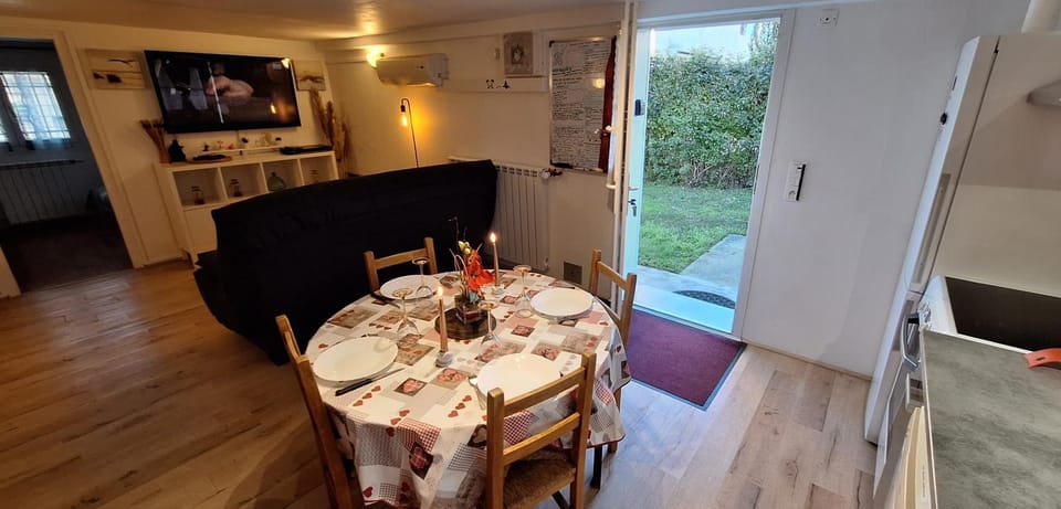 Superbe T2 avec jardin, piscine-enfant et parking Apartment in Arles