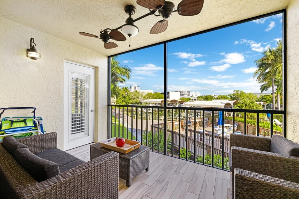 Garden, Balcony/Terrace, Seating area, Pool view, furniture