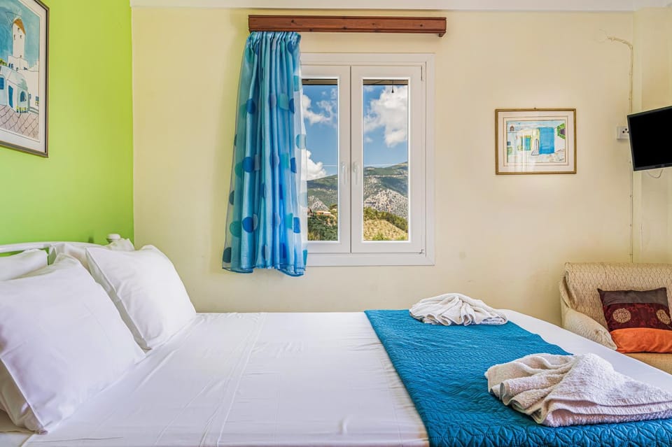 Property building, Living room, Bedroom