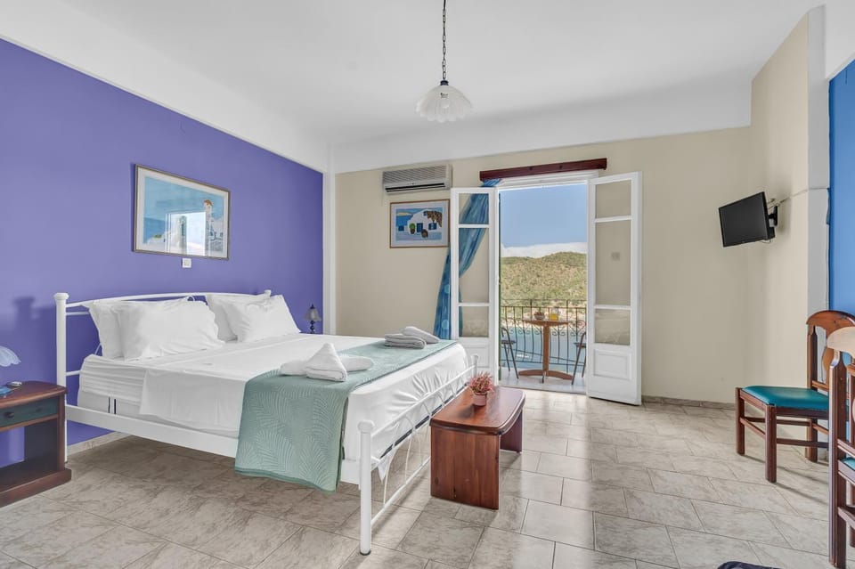 Property building, Living room, Bedroom