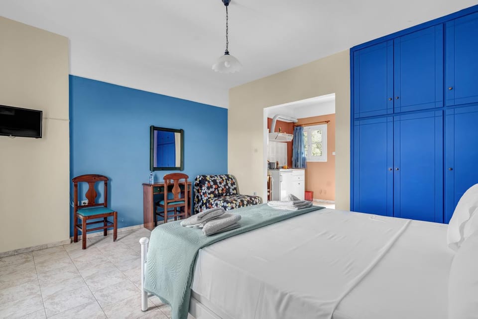 Living room, Bedroom