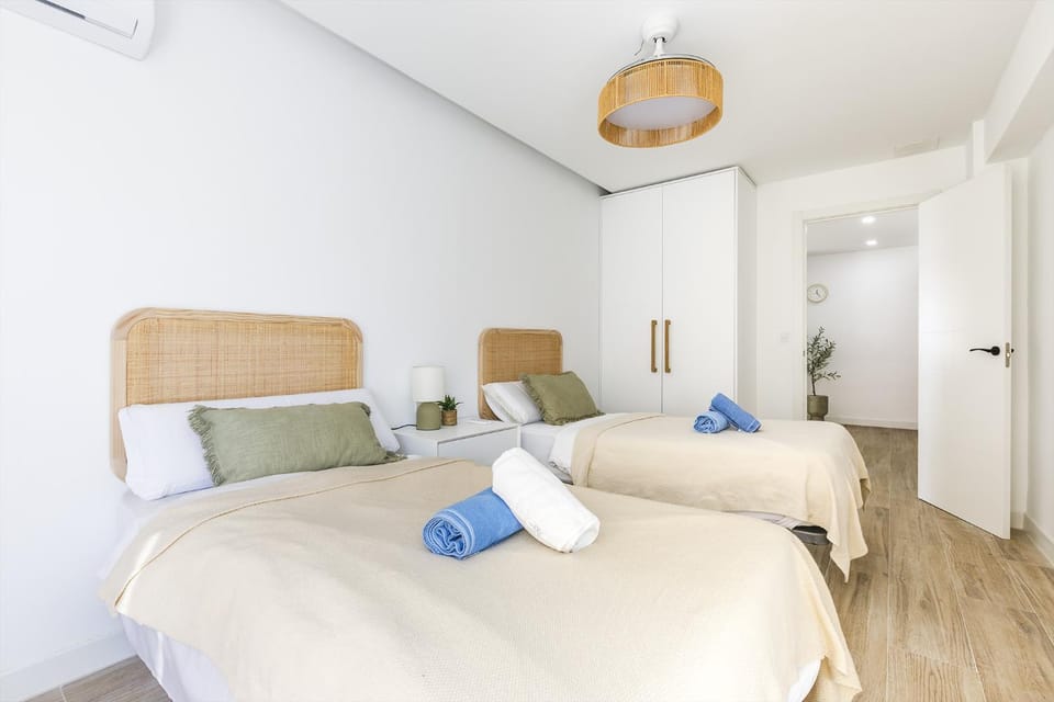 A&N Beachfront Sea View Apartment with Terraces Apartment in Torre del Mar