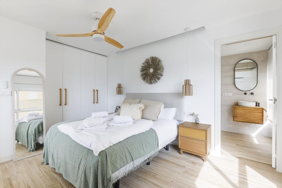 A&N Beachfront Sea View Apartment with Terraces Apartment in Torre del Mar