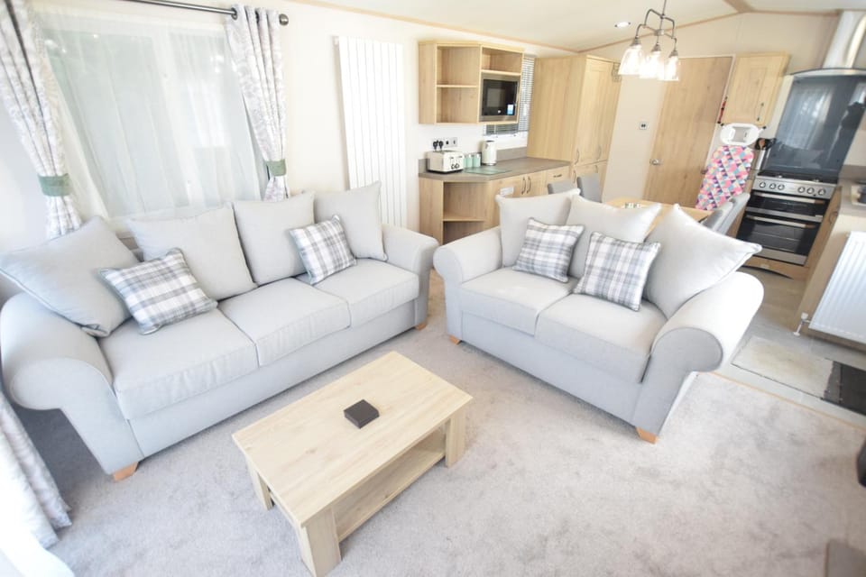 Kitchen or kitchenette, Living room, Seating area, Dining area, dishwasher, oven, pet friendly, stove