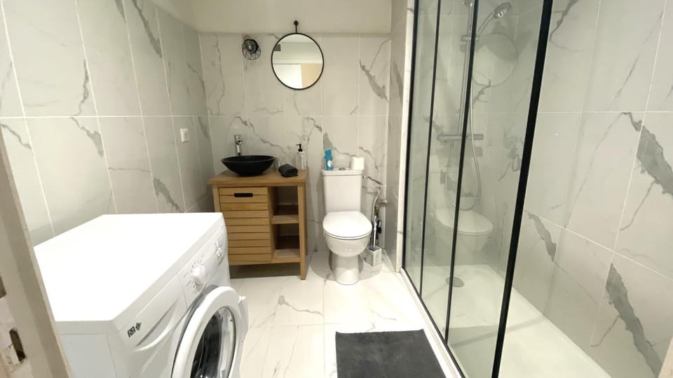 Shower, Toilet, Bathroom, washing machine