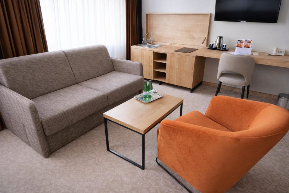 Property building, Seating area