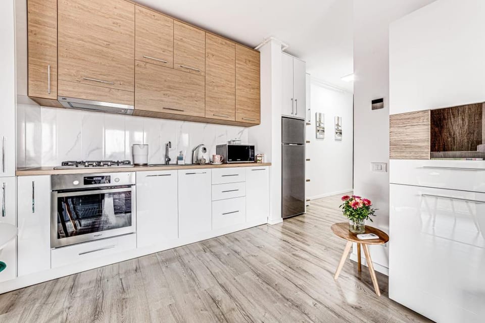 Kitchen or kitchenette, oven, stove
