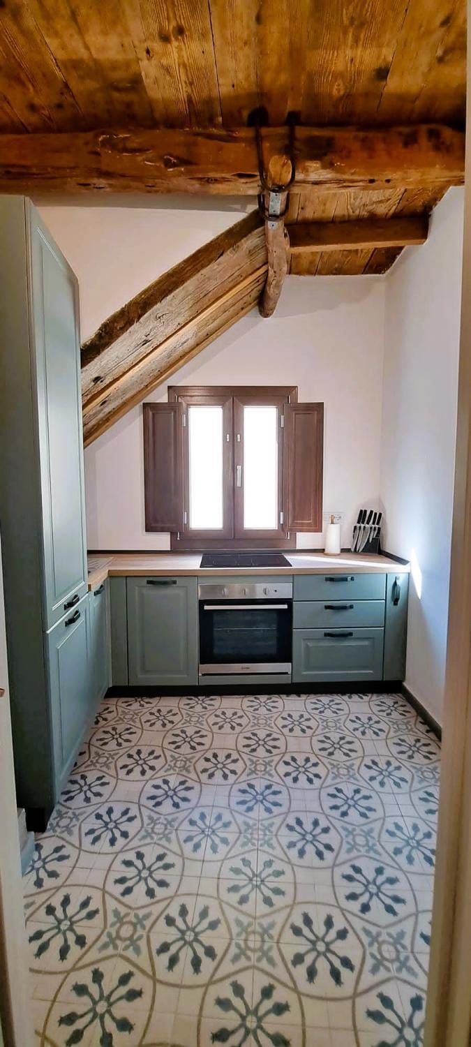 Kitchen or kitchenette