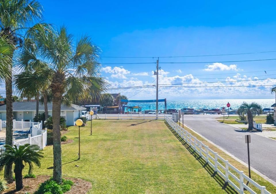 Tradewinds Condominium #2 House in Miramar Beach