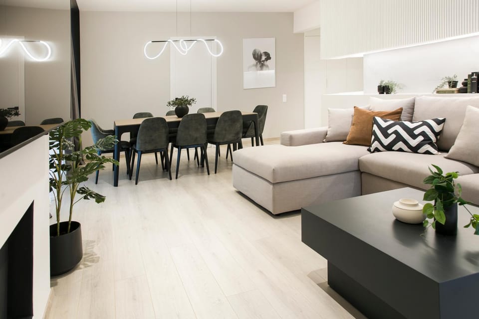 Living room, Seating area, Dining area, Dinner