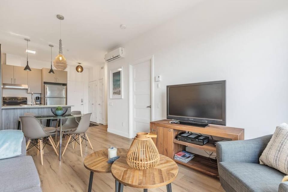 TV and multimedia, Living room, Dining area