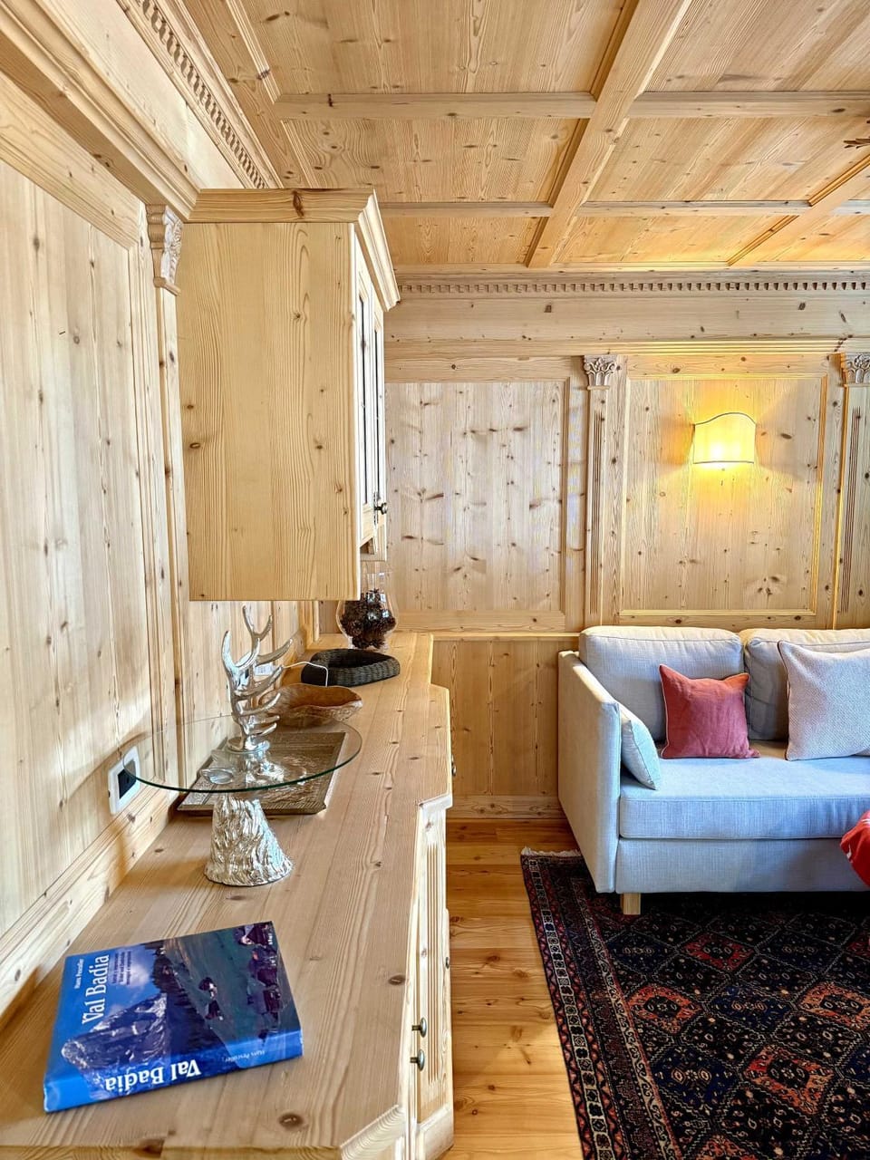 Luxury Chalet at the Foot of the Dolomites by the Castle Apartment in La Villa