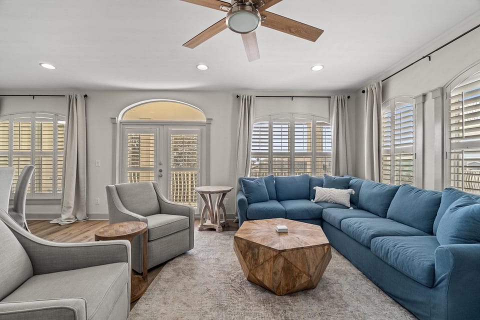 View (from property/room), Balcony/Terrace, Living room, Decorative detail, Seating area, Pool view, fireplace, locker, air conditioner