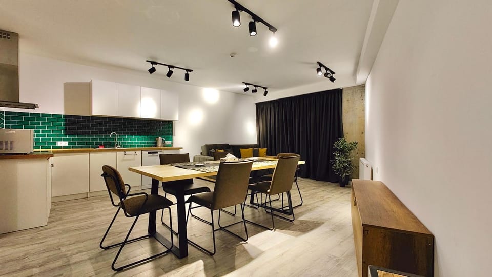 Living room, Seating area, Dining area, pet friendly, kitchen
