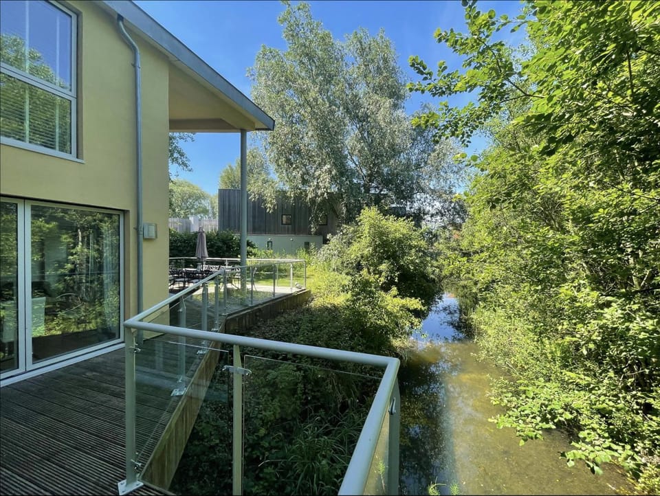 Modern contemporary home in beautiful setting House in Cotswold District