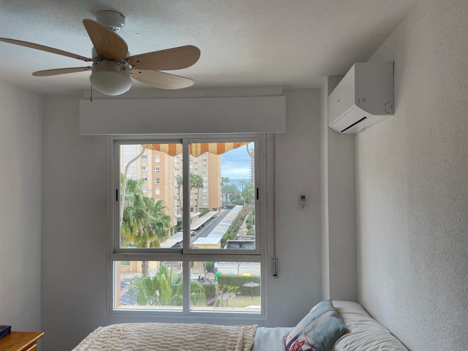 Bed, Bedroom, air conditioner