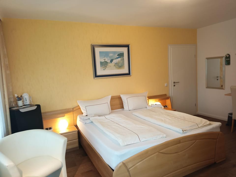 Weingut Raevenhof Bed and Breakfast in Trier-Saarburg