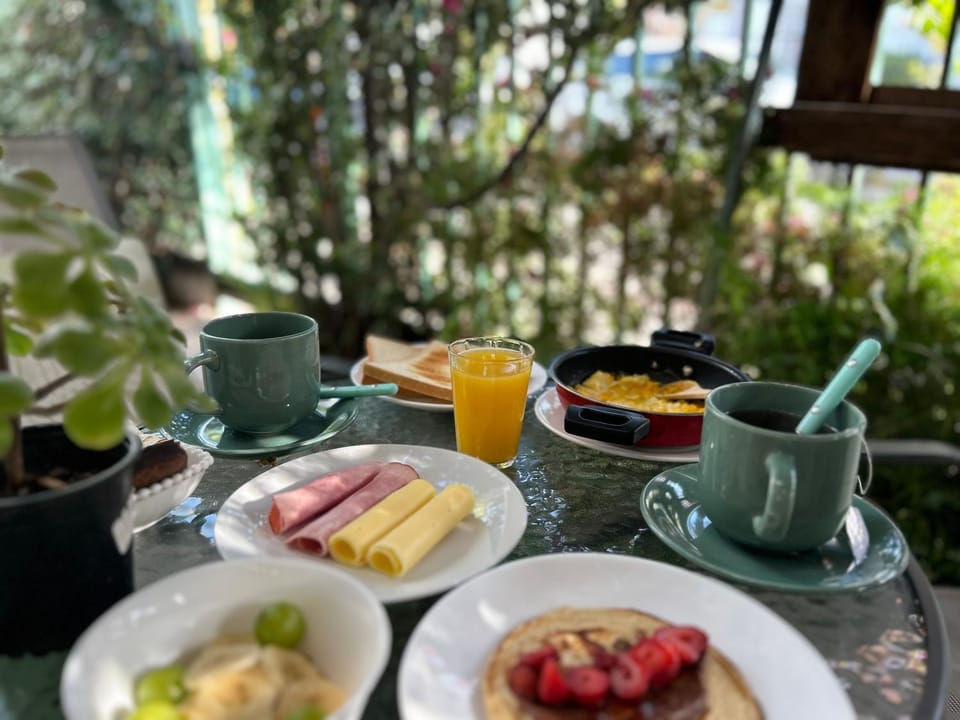 Breakfast, Continental breakfast