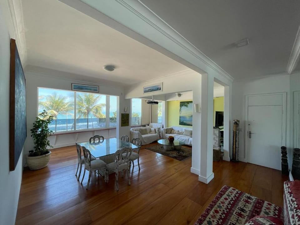 Luxo frente mar Arpoardor Apartment in Rio de Janeiro