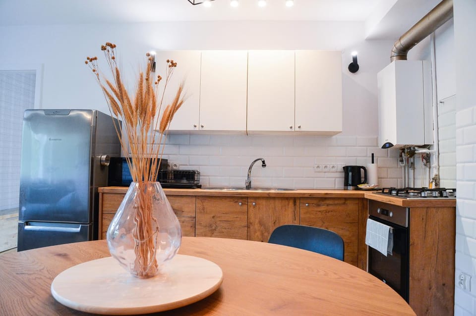 Kitchen or kitchenette, Decorative detail, Dining area
