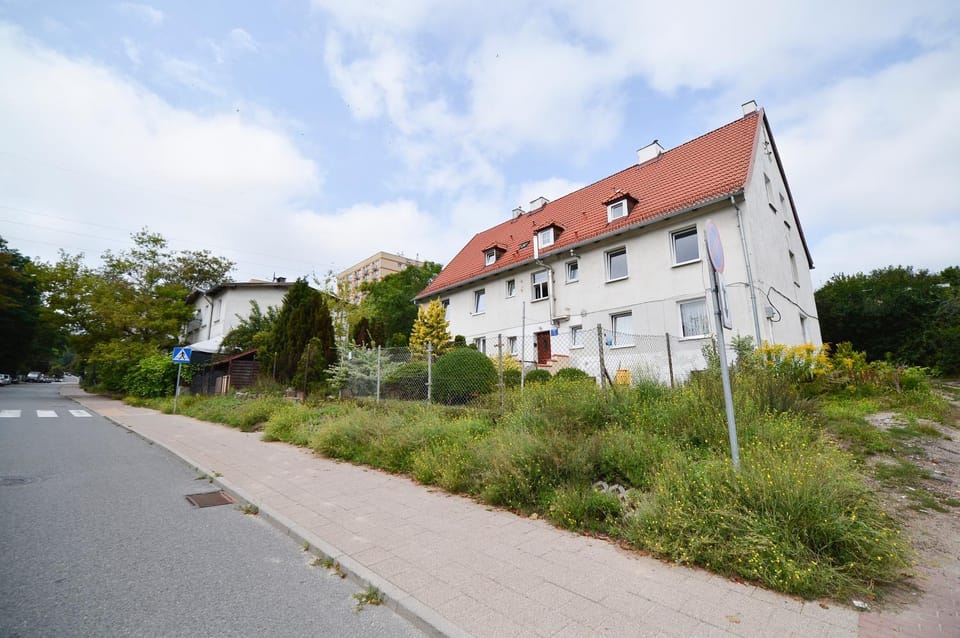 Property building, Neighbourhood