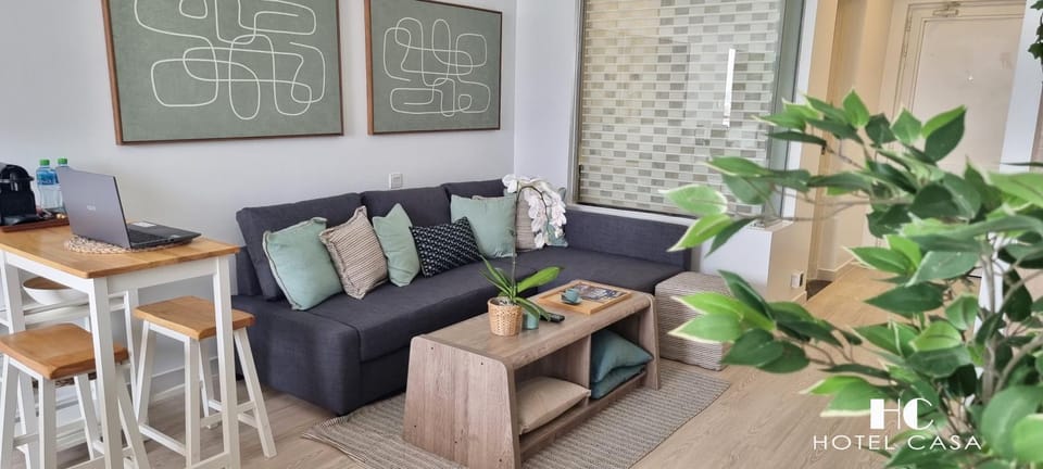 Palm Studio I Weekly Offer I Gym and Pool 15 16 Apartment in Dubai