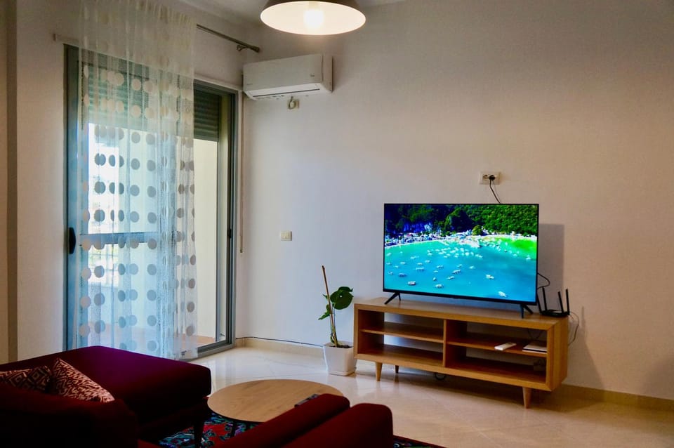 Communal lounge/ TV room, Living room, Entertainment