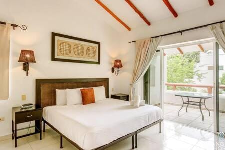 Ideal for Family Trip to Mexico Caribbean Pool House in Playa del Carmen