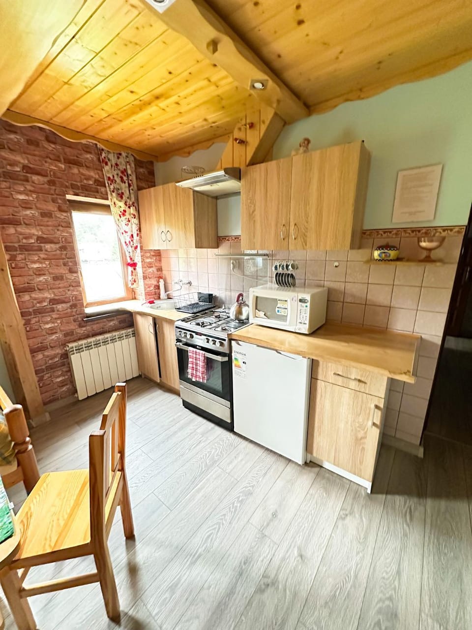 Kitchen or kitchenette, Dining area, oven, stove