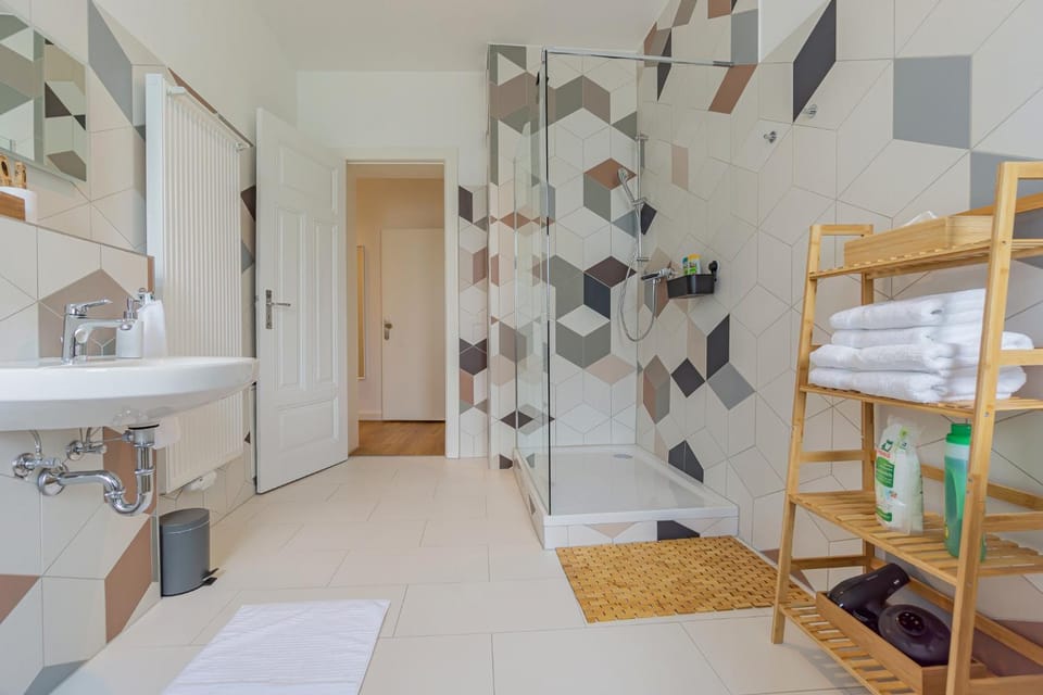Shower, Bathroom