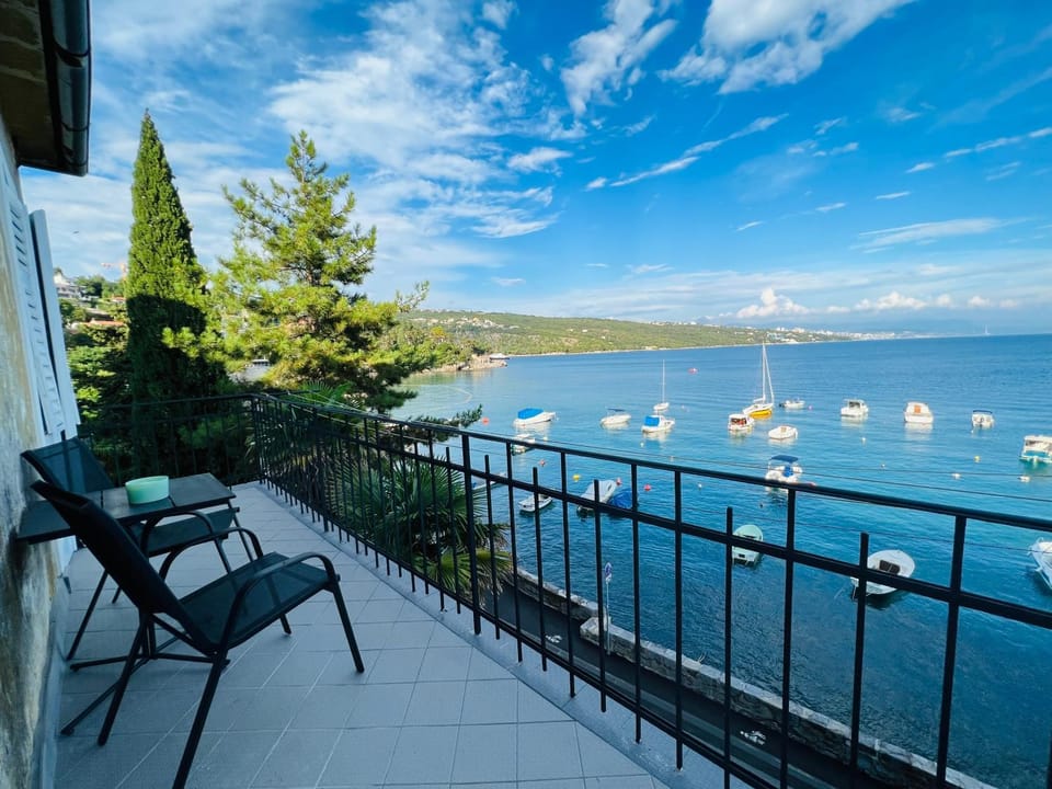 Day, Natural landscape, Balcony/Terrace, Sea view