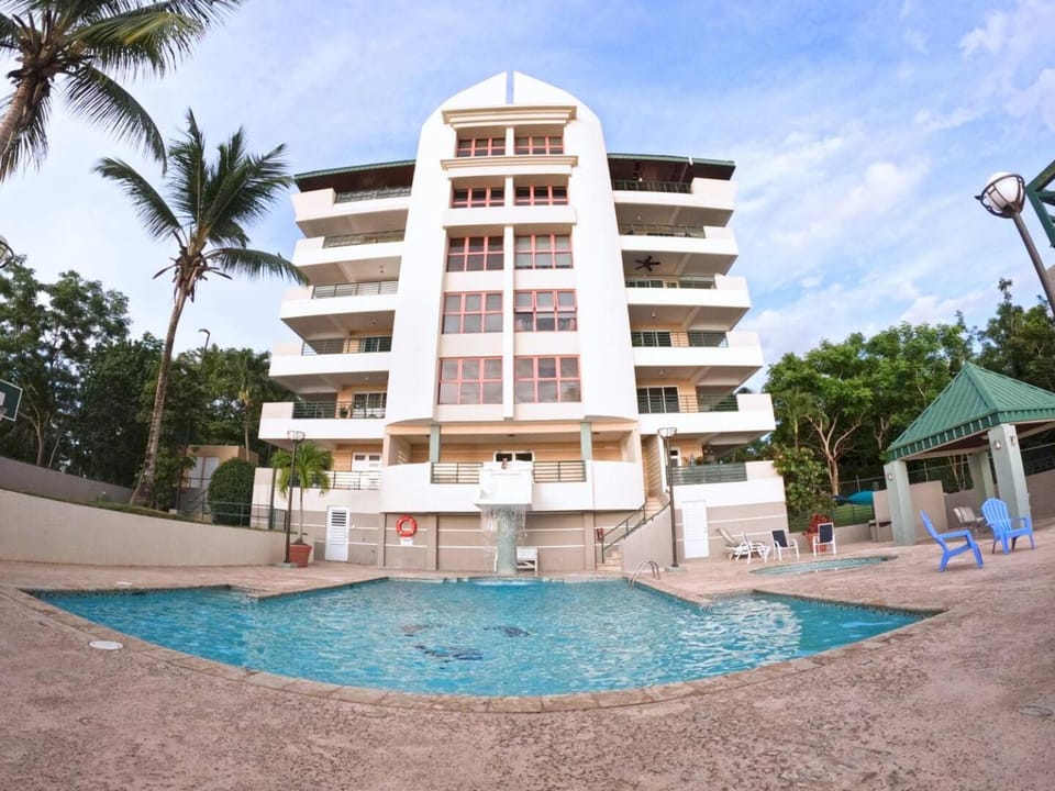Ocean view, pool, GYM, basketball court, WIFI Apartment in Caribbean
