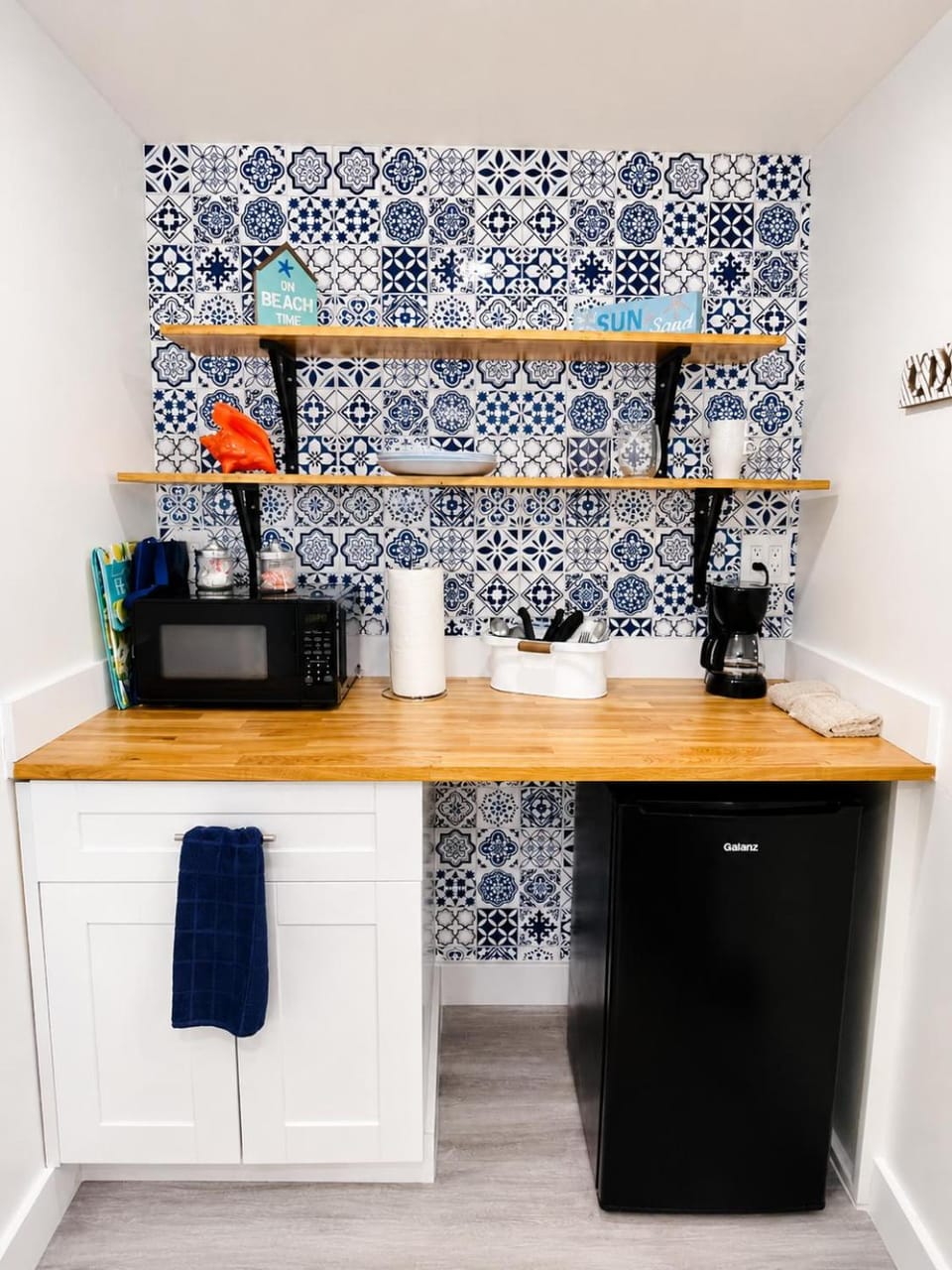 Coffee/tea facilities, Kitchen or kitchenette, microwave