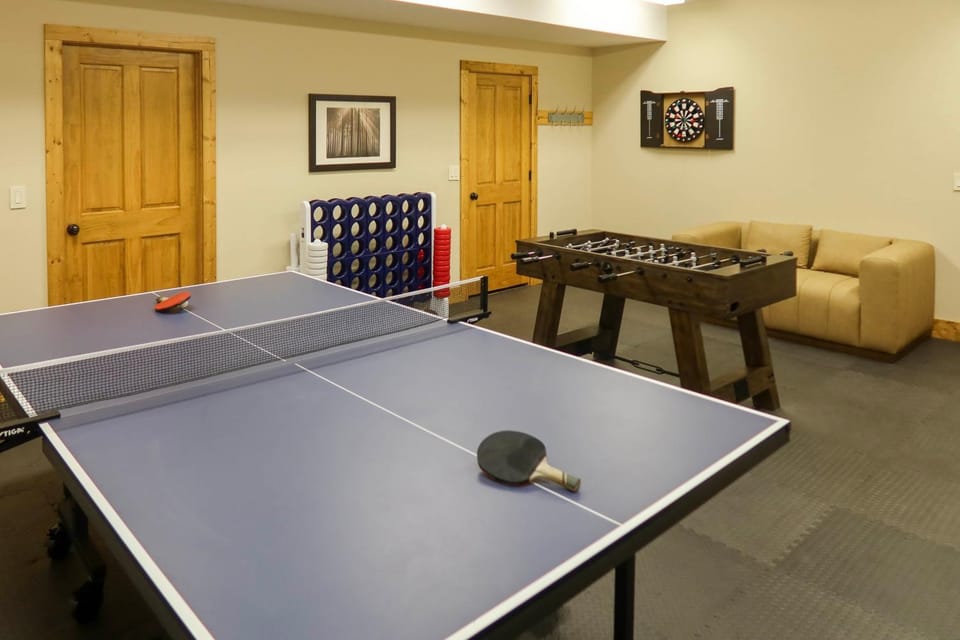 Secluded Sapphire Chalet w/ Game Room + Decks House in Tennessee