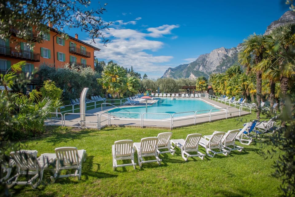 Property building, Garden, Swimming pool