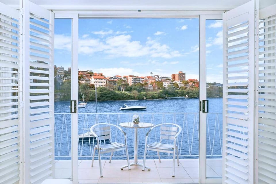 Kurraba Point Harbourside Studio Steps from Ferry - BADEN Apartment in Sydney