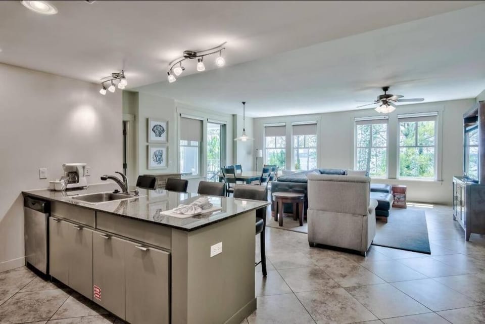 3 bedroom Sandestin condo in Baytowne Wharf! House in Miramar Beach